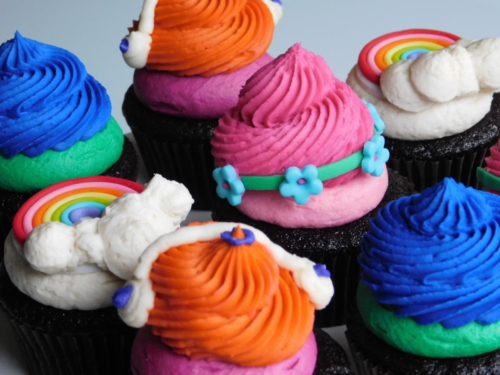 trolls cupcakes 1